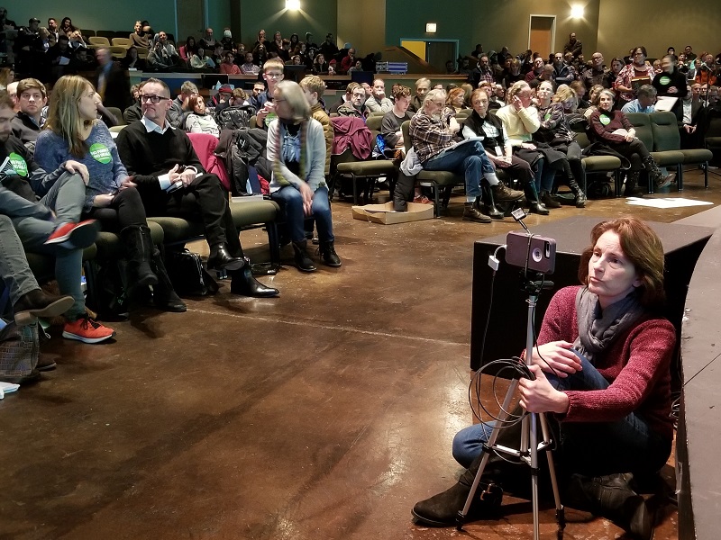 Peggy Malecki at Lincoln Yards meeting